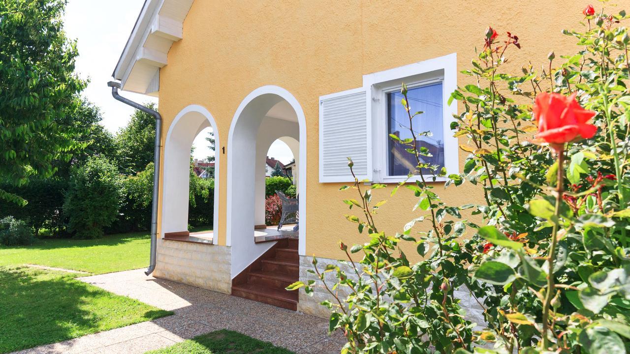 Bed and Breakfast Zita Haus Bük Exterior foto